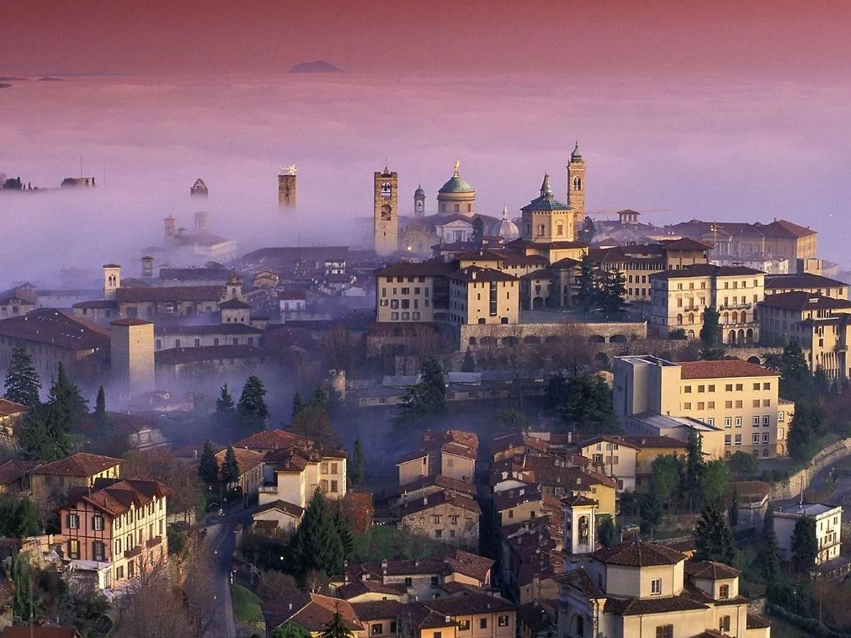 Indisparte Suites Bergamo 0*,  Itálie